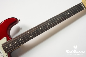 2023 COLLECTION MADE IN JAPAN HERITAGE 60S STRATOCASTER - Candy Apple Red 